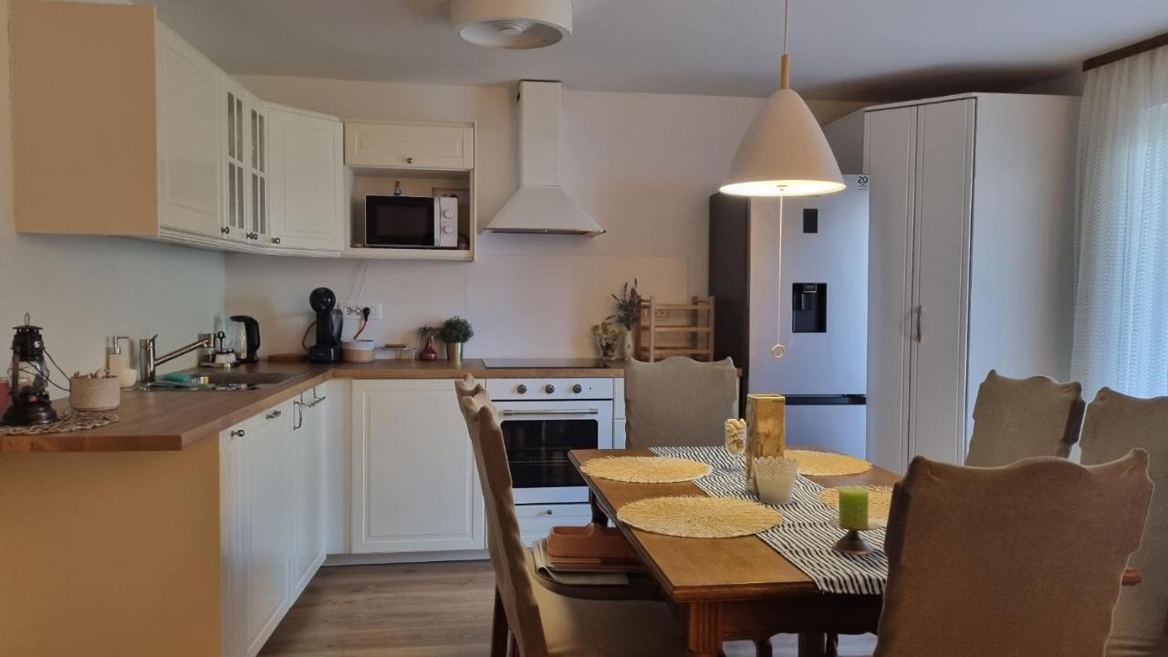 Apartman Z12 Appartement Kornić Buitenkant foto